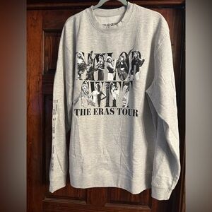 Taylor Swift The Eras Tour Heather Gray Crewneck Sweatshirt XL.  NWOT